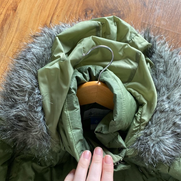 Columbia down jacket size L GUC - Picture 2 of 4